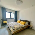 Luxury / شقة فير
