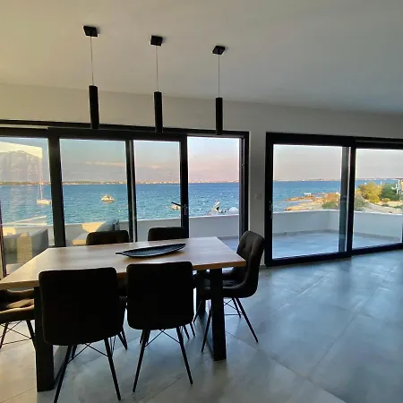 Luxury / Vir