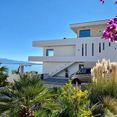 Luxury / * Vir