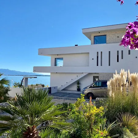 Luxury / * Vir