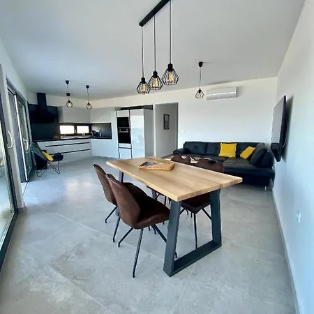 Luxury / Lejlighed Vir