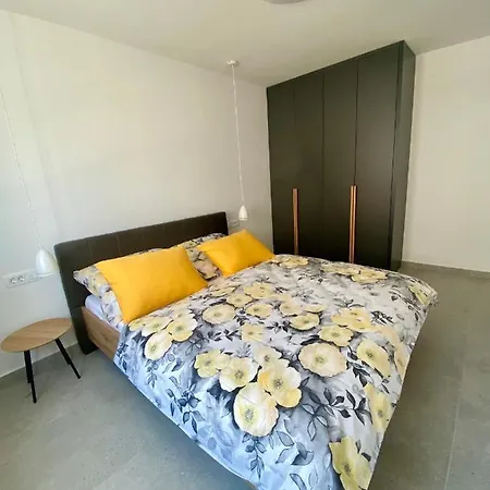 Luxury / * Vir