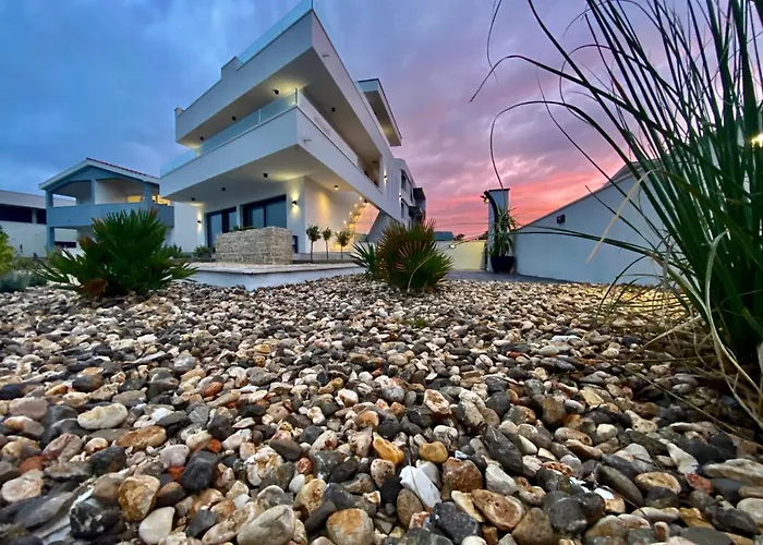 Luxury / Apartamento *