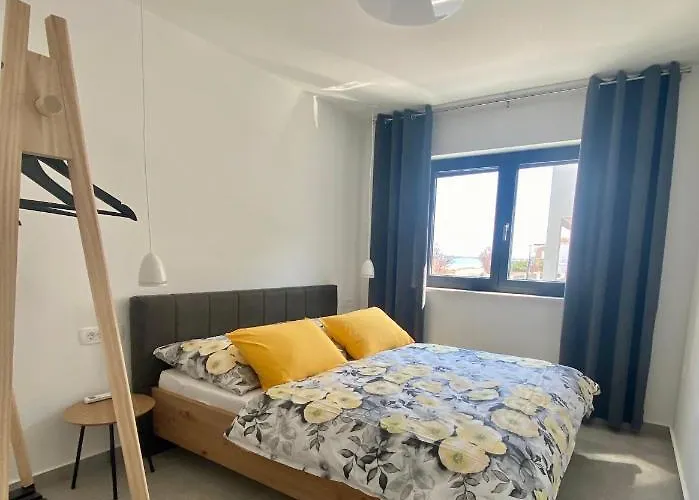 Luxury / Apartment